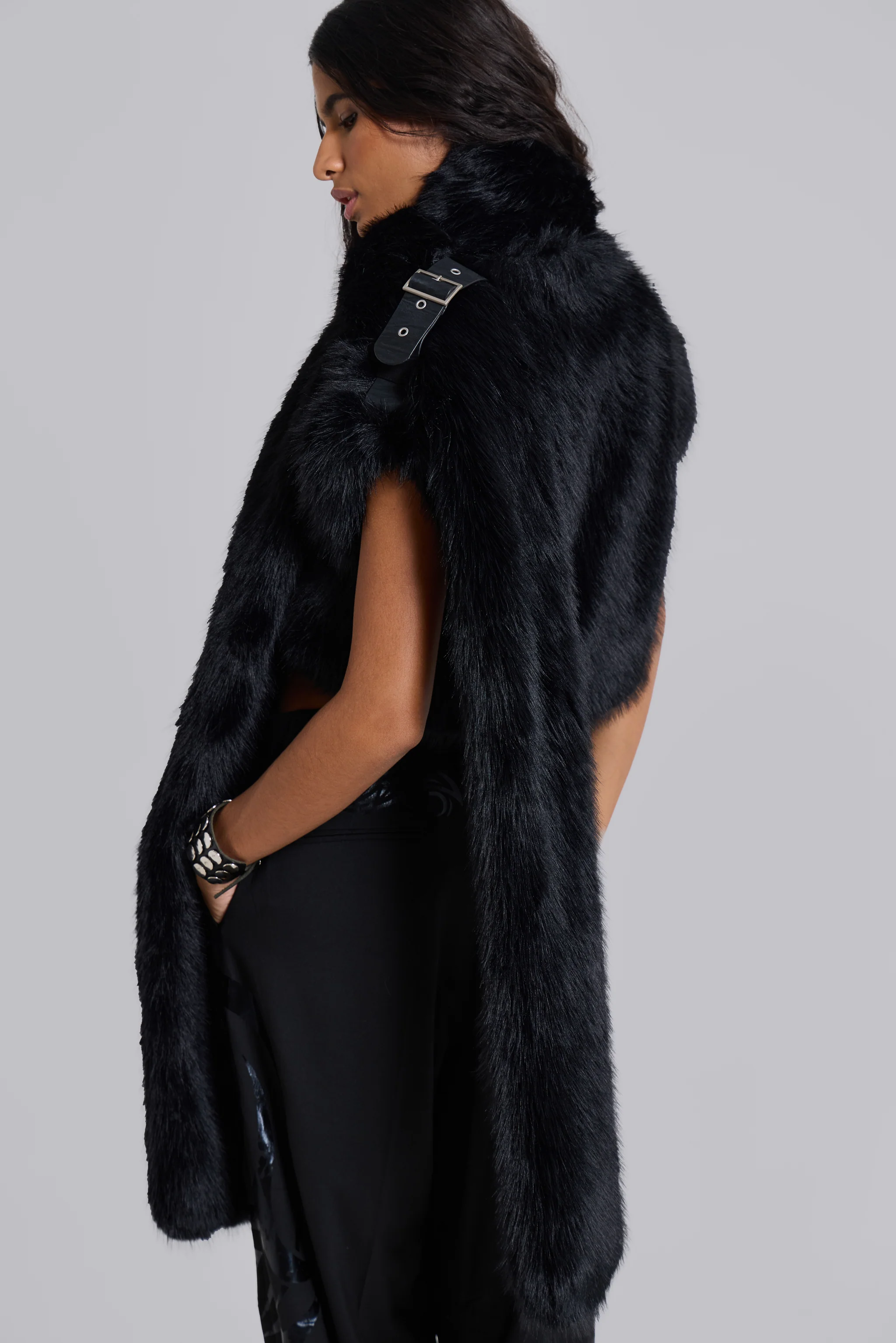 Saskia 2-in-1 Faux Fur Shrug in Black 11 Saskia 2-in-1 Faux Fur Shrug in Black