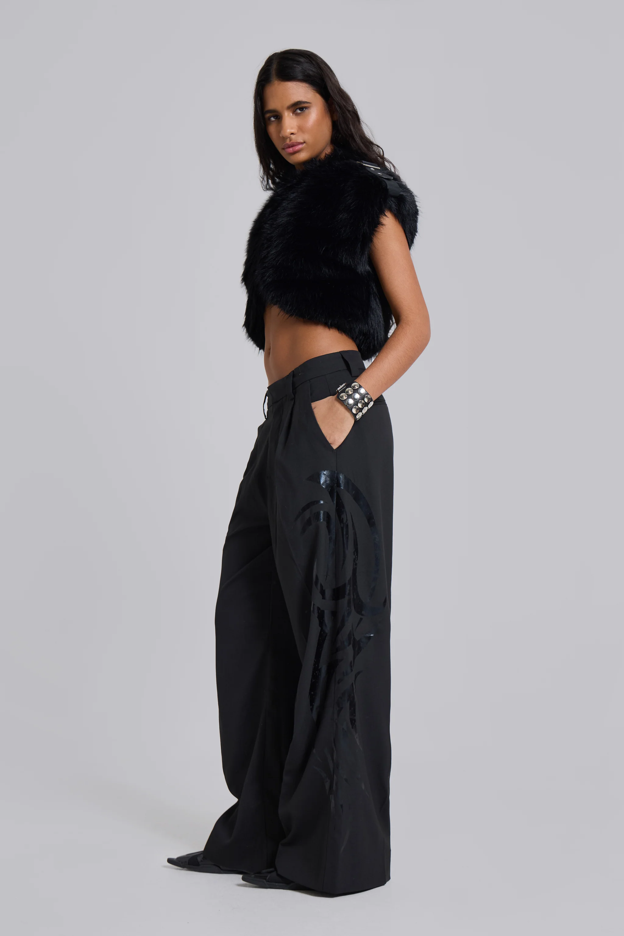 Saskia 2-in-1 Faux Fur Shrug in Black 4 Saskia 2-in-1 Faux Fur Shrug in Black