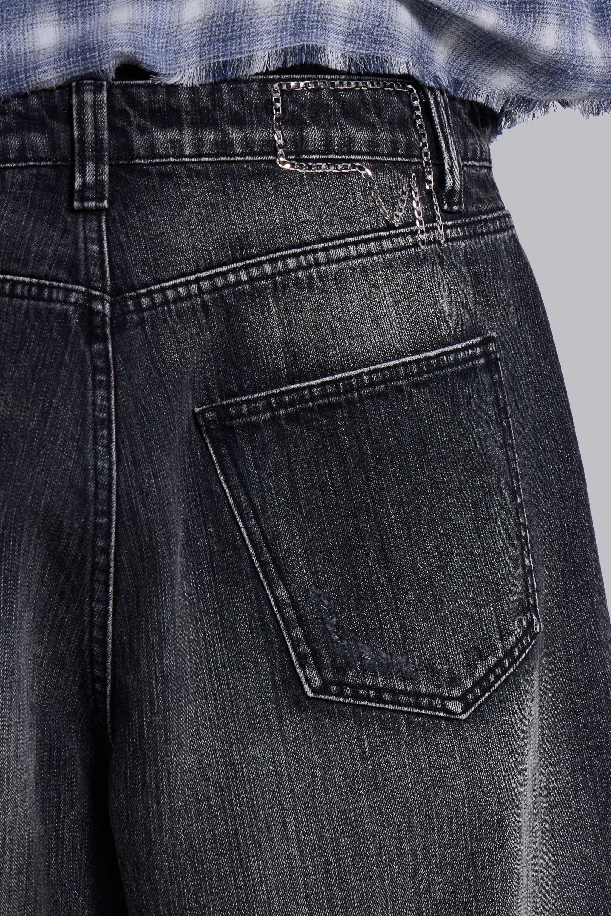 Chain Distressed XL Colossus Jeans 8 Chain Distressed XL Colossus Jeans